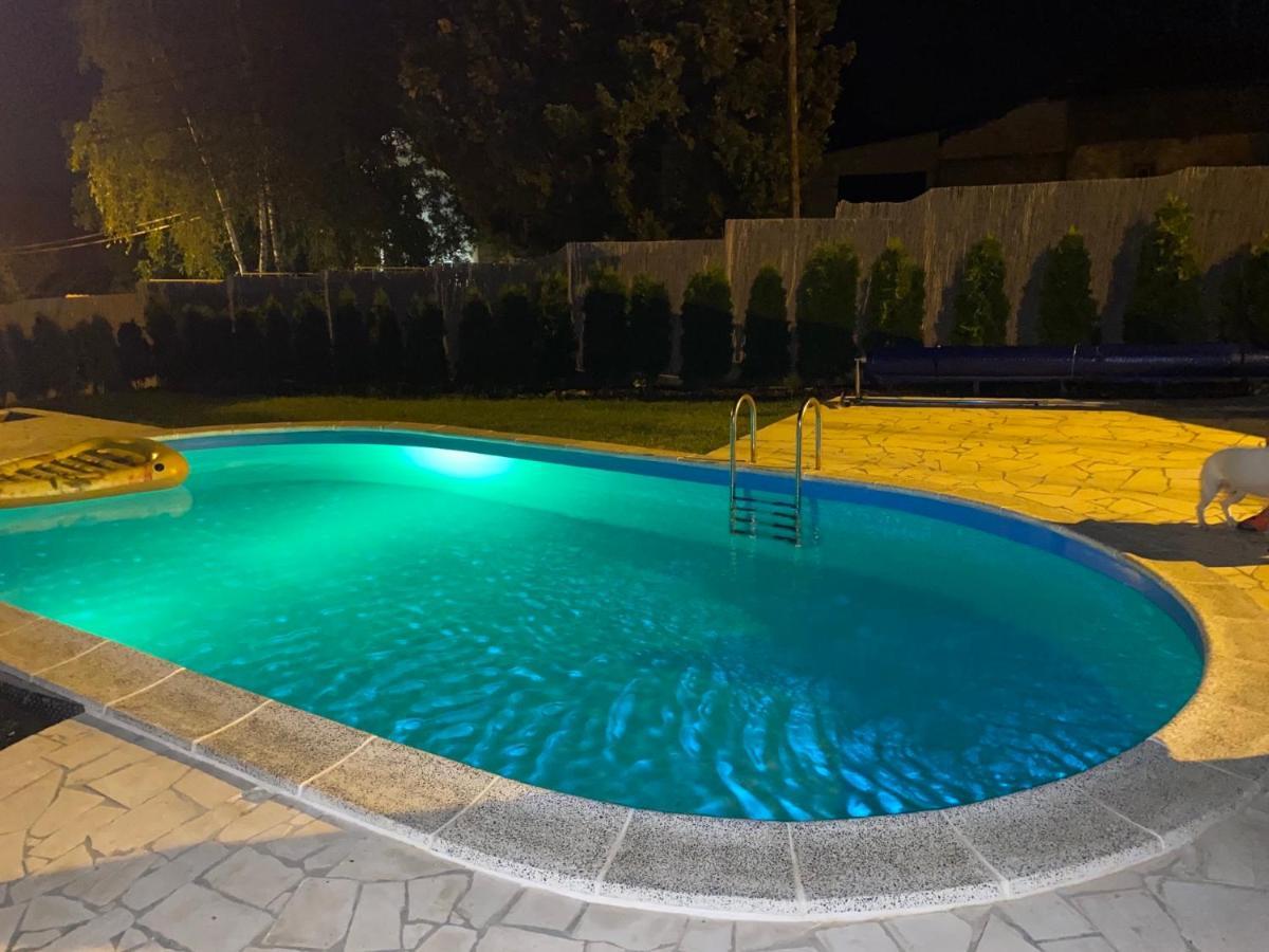 贝尔格莱德Mika'S Poolhouse别墅 外观 照片